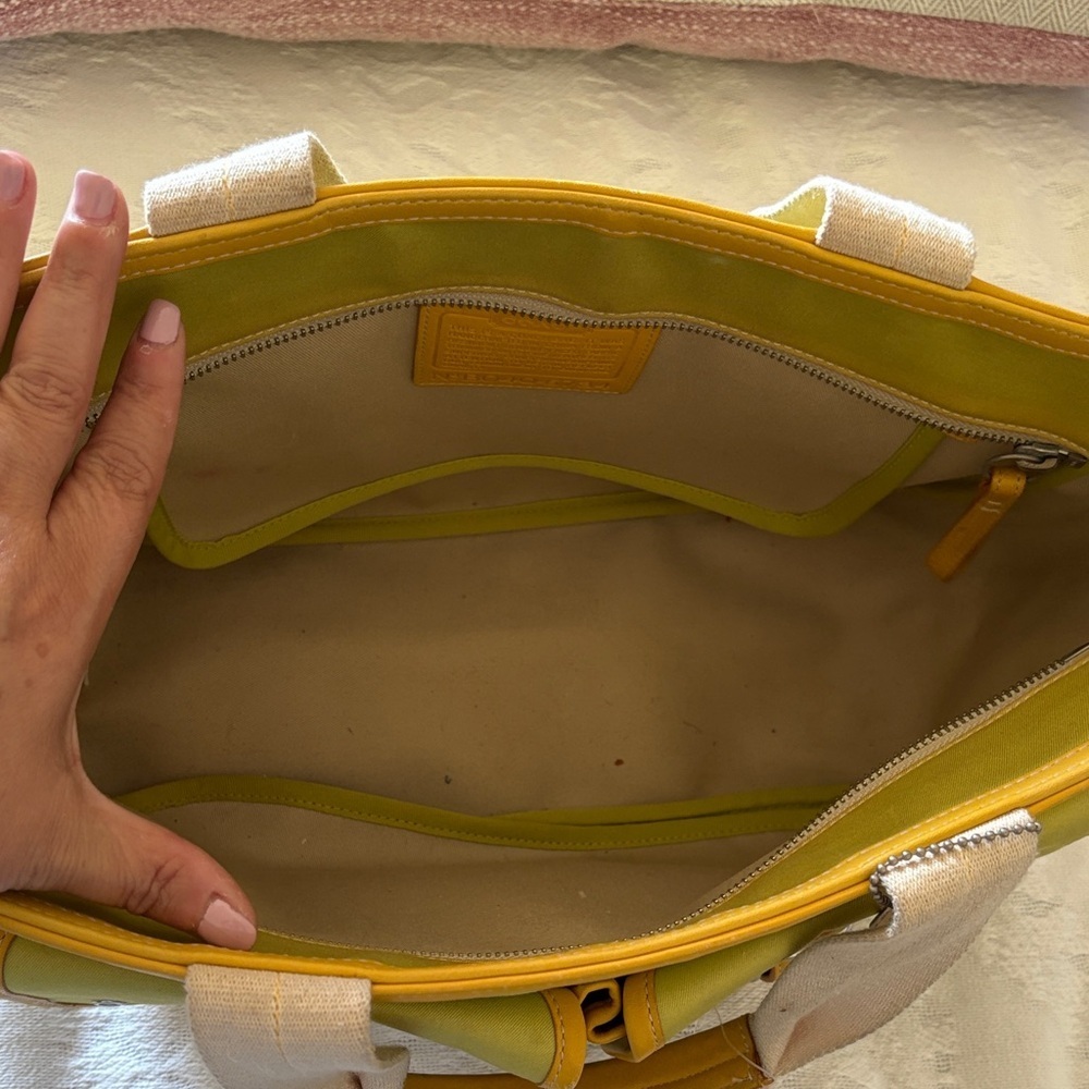 BNWOT Vintage Garden Tote by Coach Lime Green & Yellow Leather Needs Cleaning - Picture 5 of 15